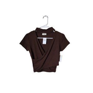 Free Kisses Top Womens Medium Cropped Short Sleeve Wrap Front Neck Band